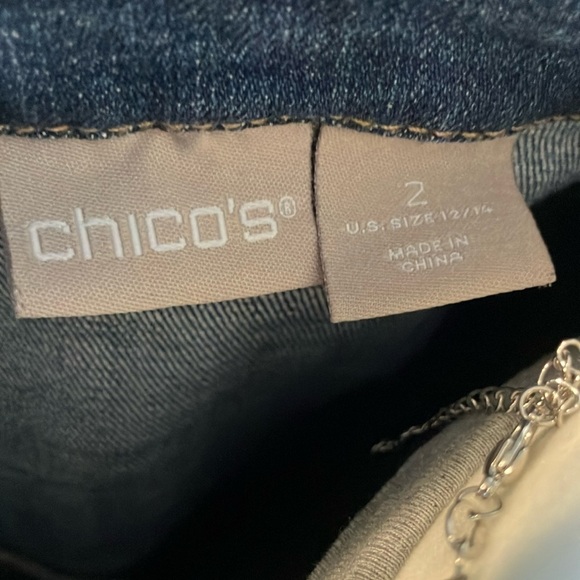 Chico’s classic cut denim jacket size M (Chico’s size 2) - excellent condition - Picture 3 of 4